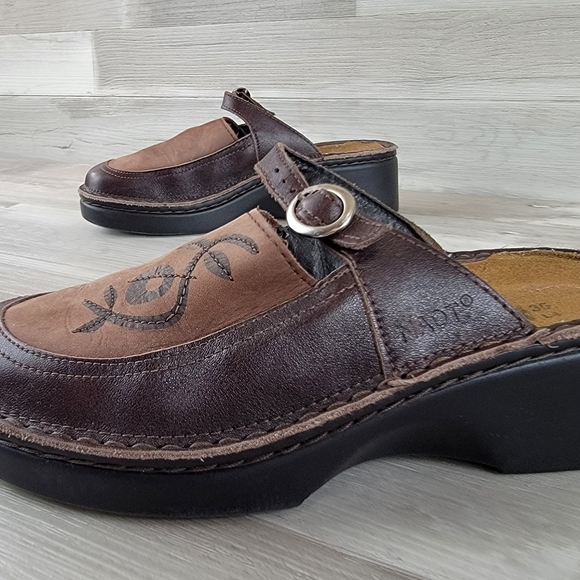 Naot Camille Brown Leather Slip-on Clog Women's Size 35 - Picture 16 of 16